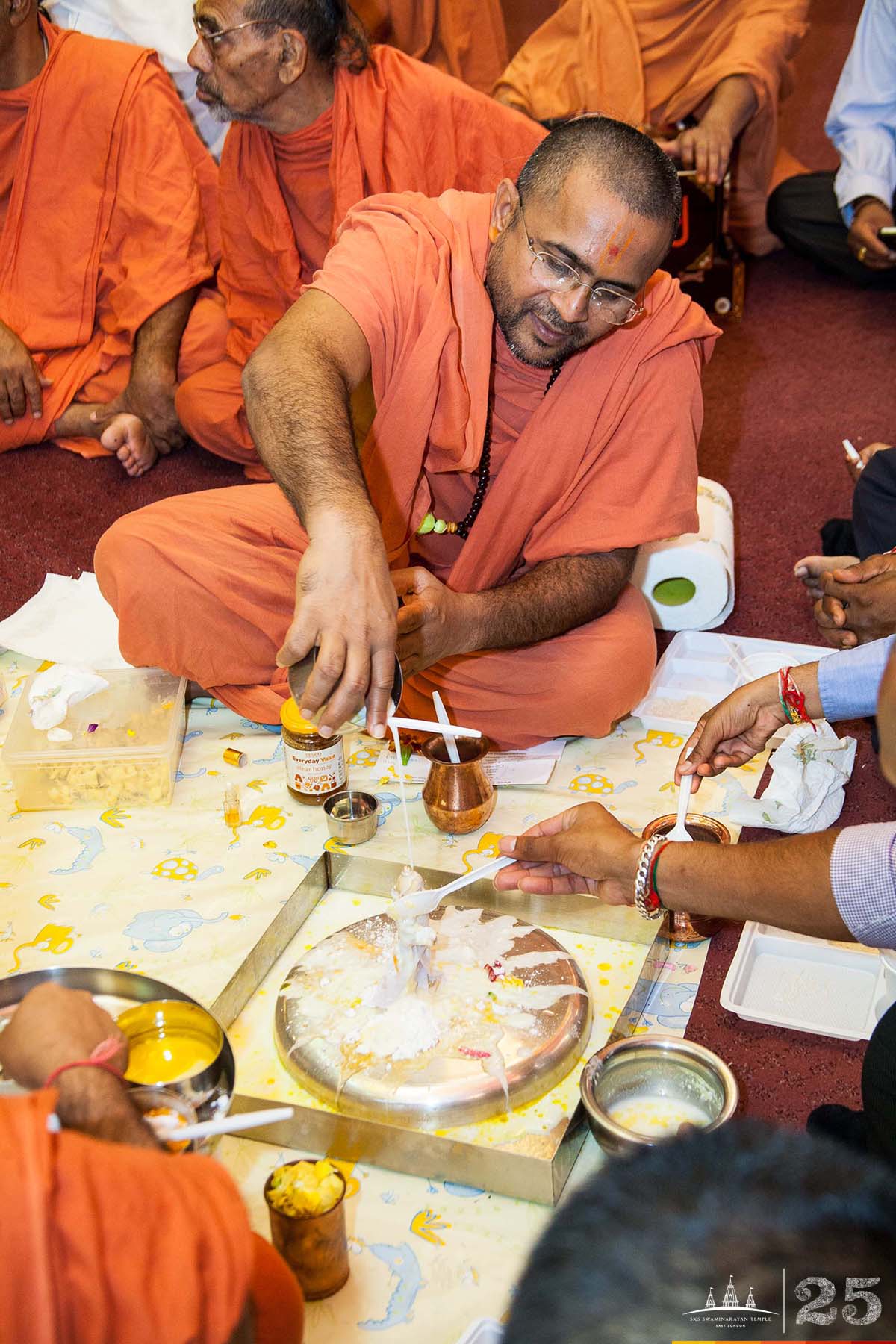 ©1987-2017 SKS Swaminarayan Temple East London